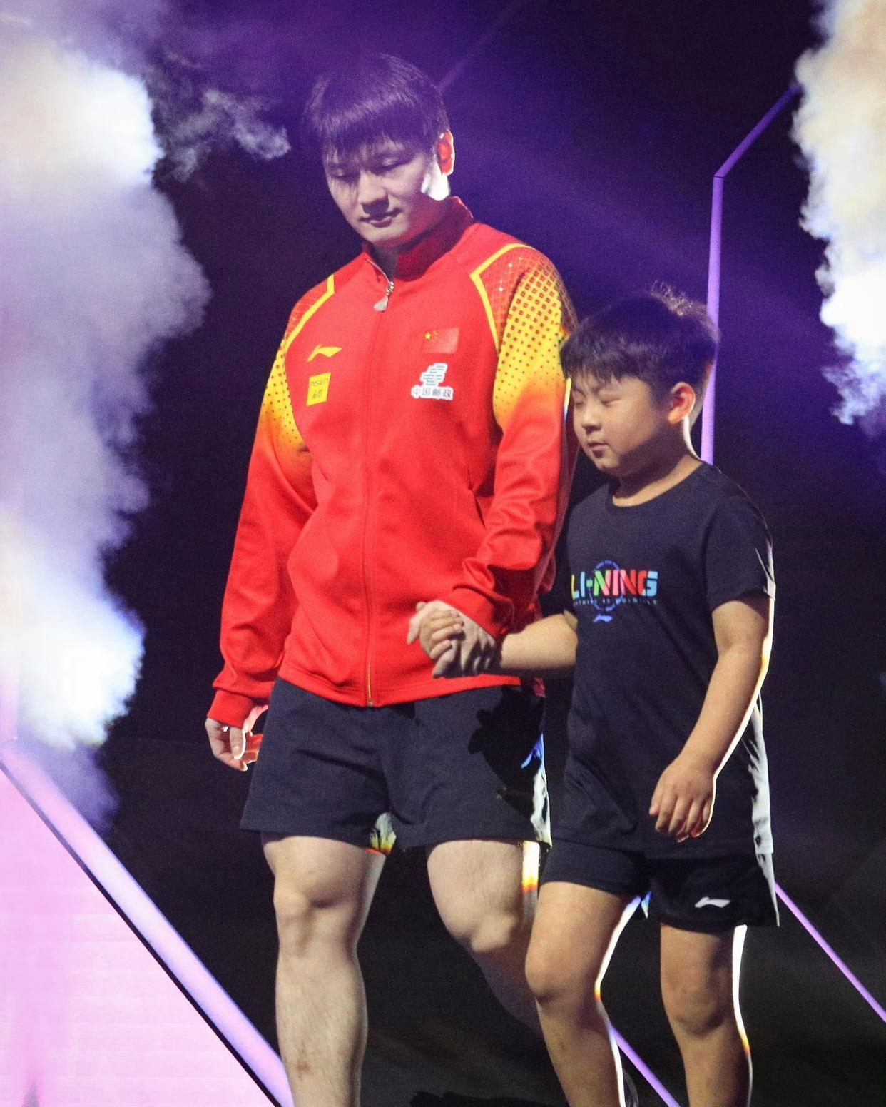 韩国队逆转中国队，樊振东扛起全队