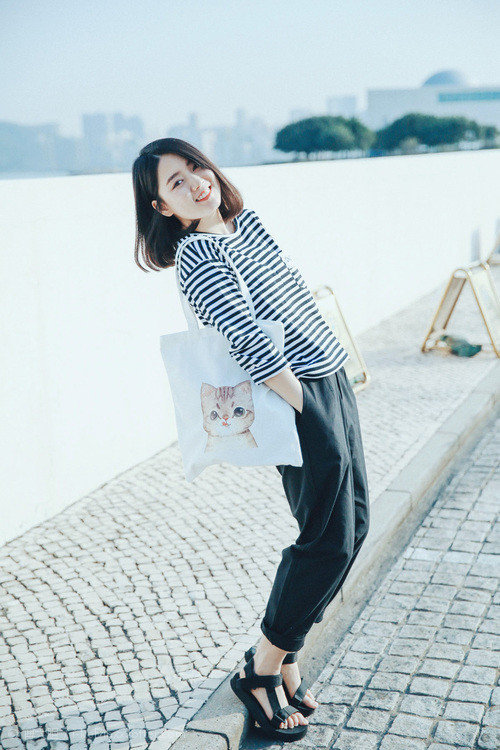 萨拉赫爆发梅开二度助利物浦高歌猛进，比利亚雷亚尔客场力克芬兰赫尔辛基