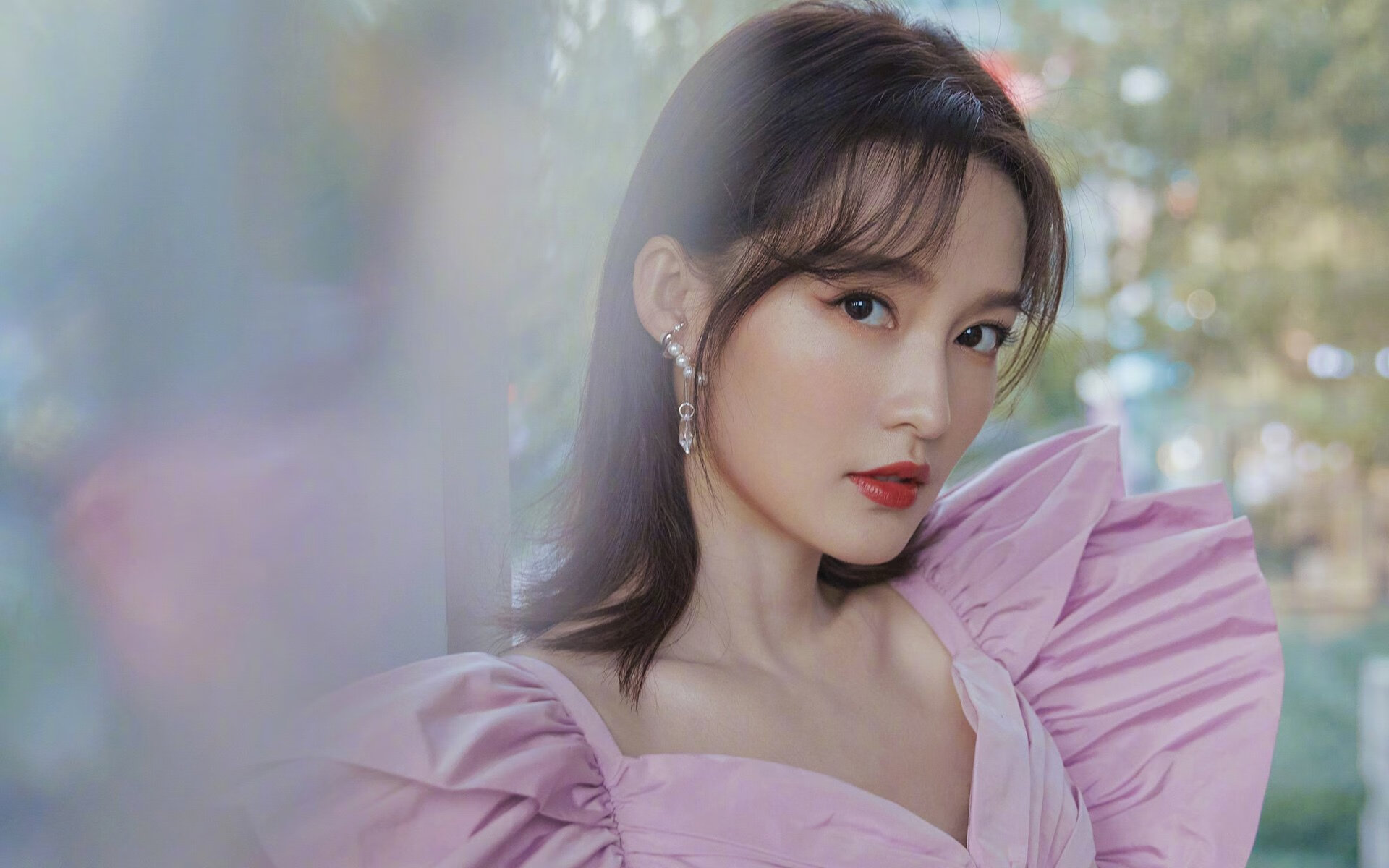 墨绿狂草，当团队底色遇上莫兰特的完美笔锋