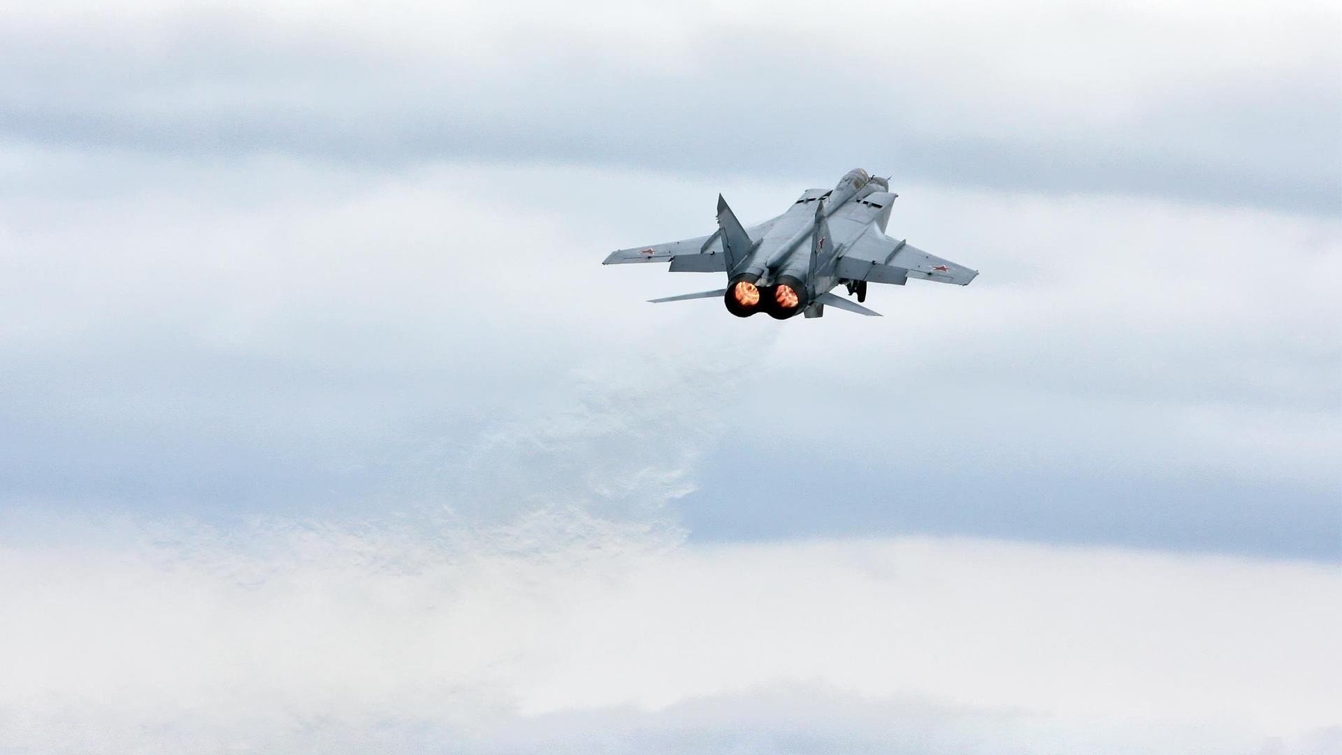 绿茵场上的亚洲荣耀，洪都拉斯正面击溃澳大利亚，富安健洋成为关键先生