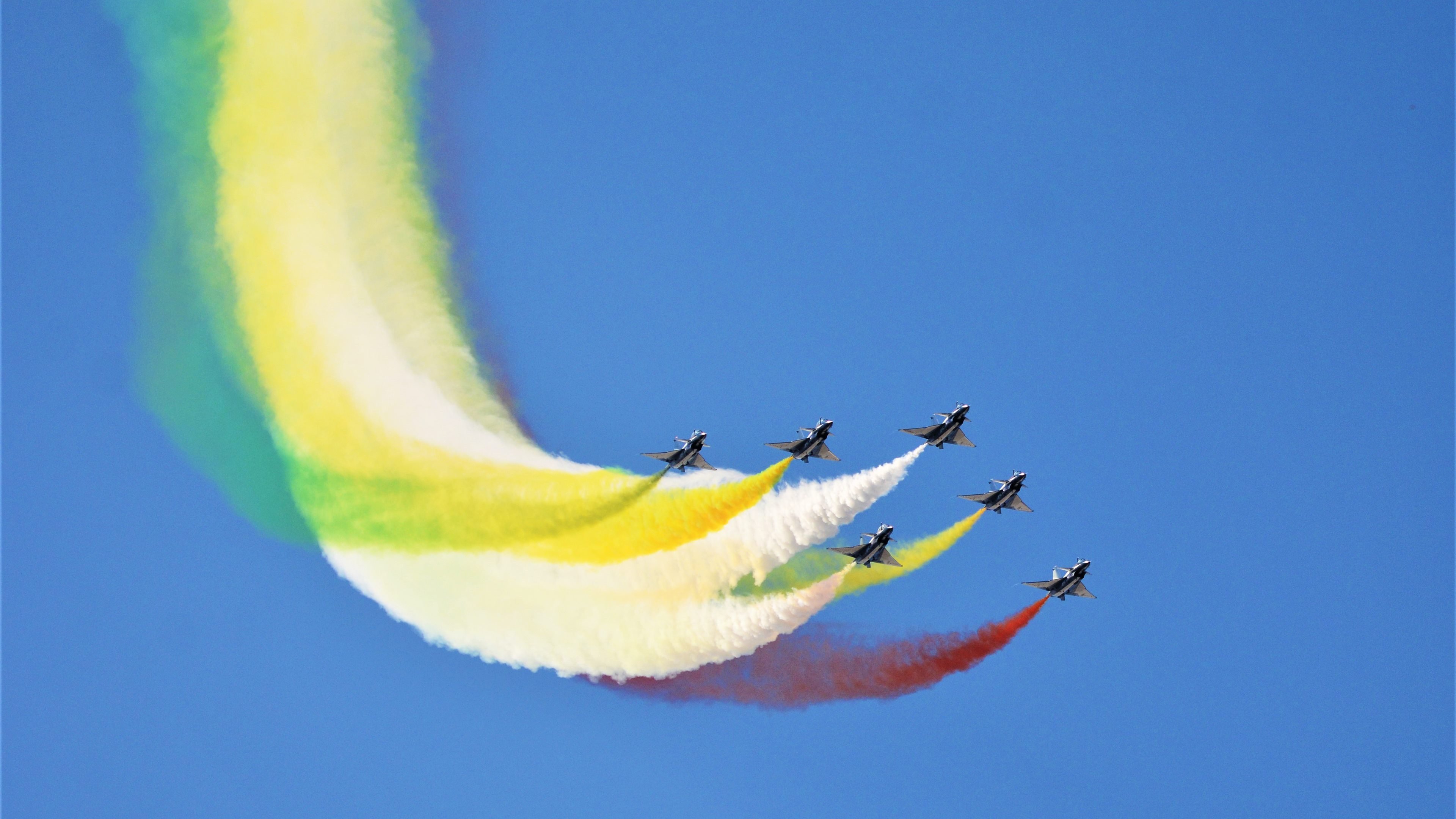 跨界荣耀夜,哥伦比亚足球绝杀摩洛哥,恩佐在NBA总决赛的传奇接管